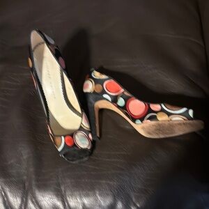Martinez Valero Black and Red Heels with Slim Design